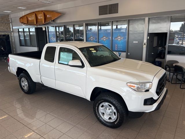 Toyota Tacoma 2WD Vehicle Full-screen Gallery Image 02