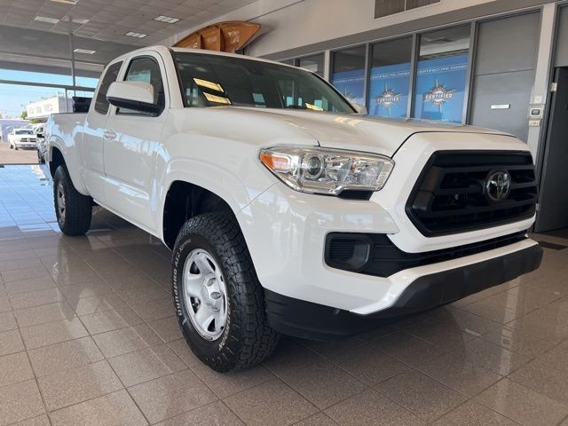 Toyota Tacoma 2WD Vehicle Full-screen Gallery Image 03