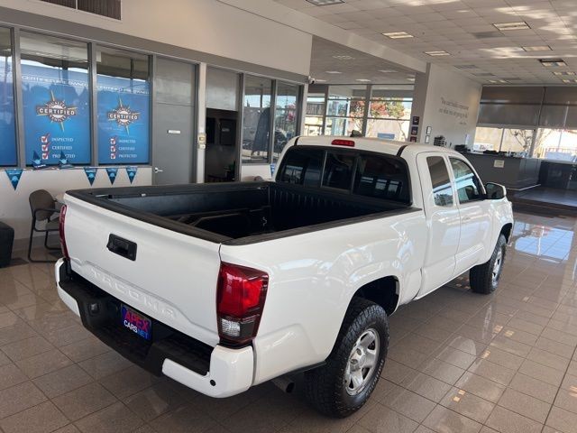 Toyota Tacoma 2WD Vehicle Full-screen Gallery Image 06