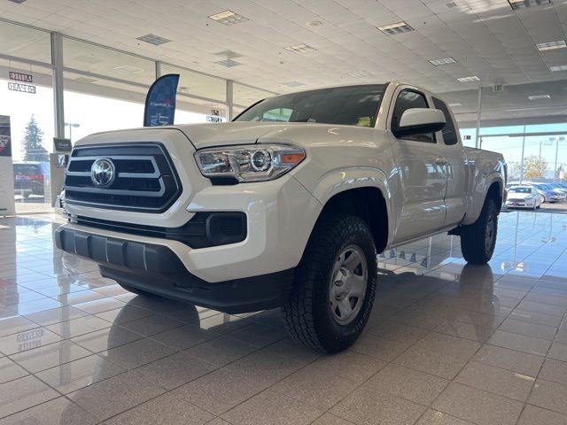 Toyota Tacoma 2WD Vehicle Full-screen Gallery Image 15