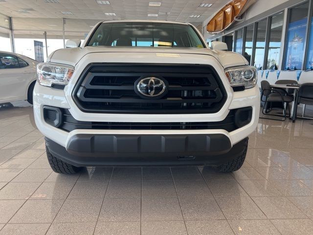 Toyota Tacoma 2WD Vehicle Full-screen Gallery Image 16