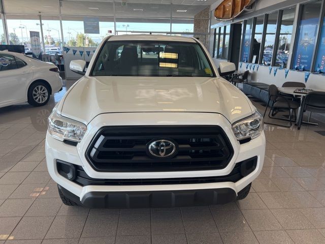 Toyota Tacoma 2WD Vehicle Full-screen Gallery Image 18