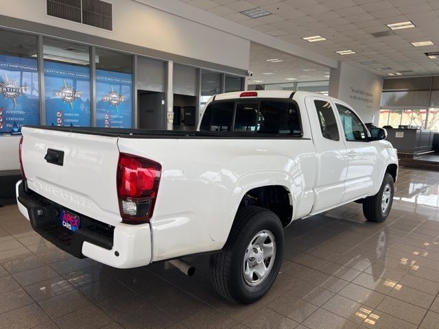 Toyota Tacoma 2WD Vehicle Full-screen Gallery Image 06