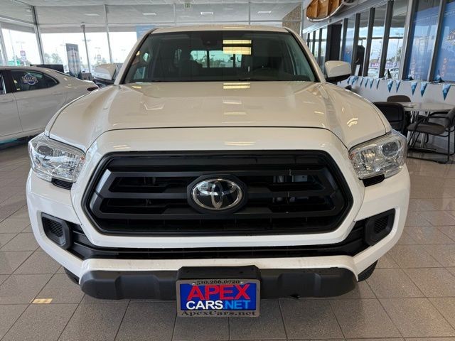 Toyota Tacoma 2WD Vehicle Full-screen Gallery Image 15