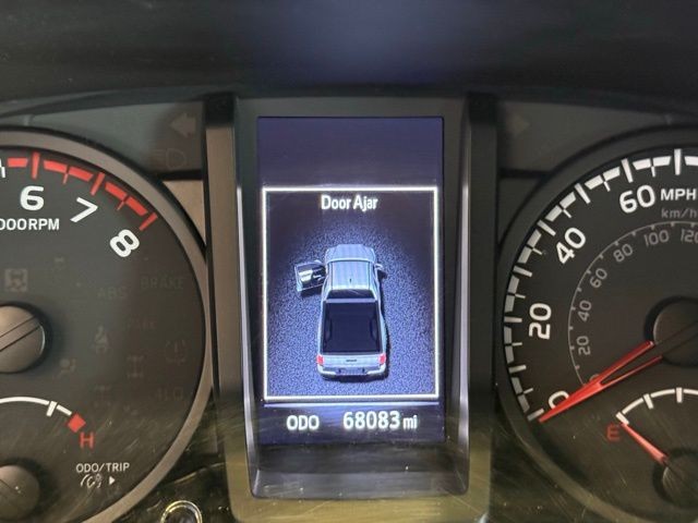 Toyota Tacoma 2WD Vehicle Full-screen Gallery Image 20