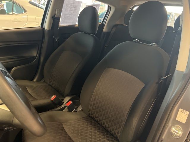 Mitsubishi Mirage Vehicle Full-screen Gallery Image 20