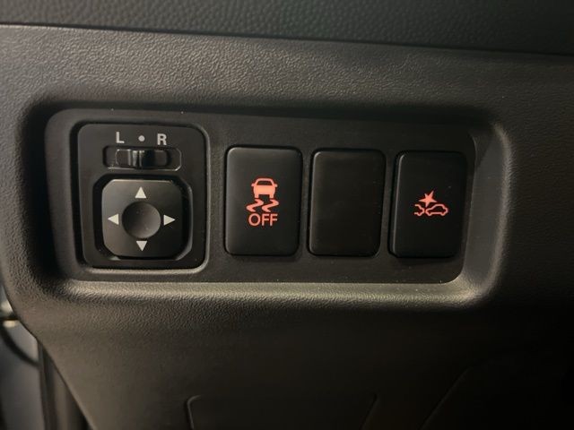 Mitsubishi Mirage Vehicle Full-screen Gallery Image 33