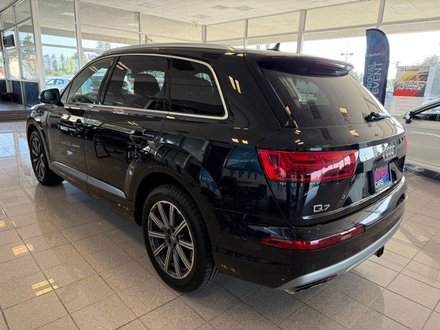 Audi Q7 Vehicle Full-screen Gallery Image 06