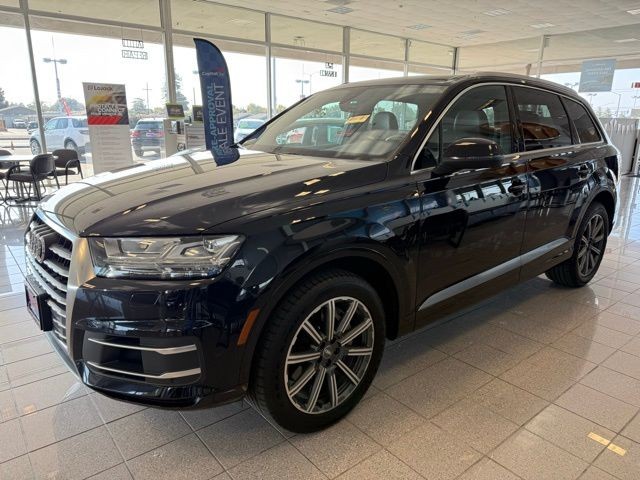 Audi Q7 Vehicle Full-screen Gallery Image 07