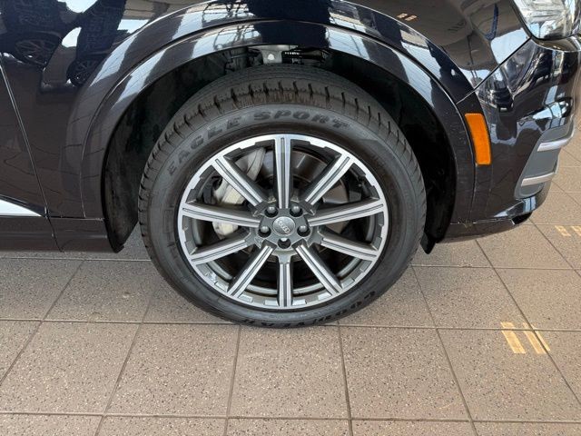 Audi Q7 Vehicle Full-screen Gallery Image 11