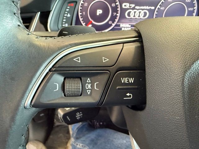 Audi Q7 Vehicle Full-screen Gallery Image 20