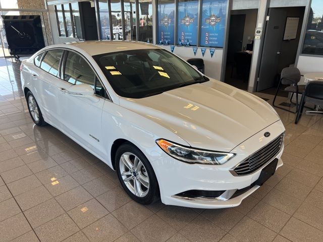 Ford Fusion Hybrid Vehicle Full-screen Gallery Image 02
