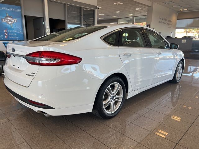 Ford Fusion Hybrid Vehicle Full-screen Gallery Image 05