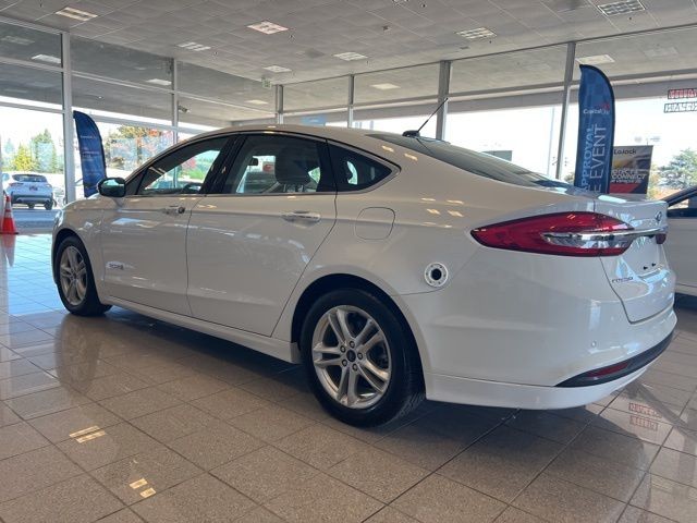 Ford Fusion Hybrid Vehicle Full-screen Gallery Image 11