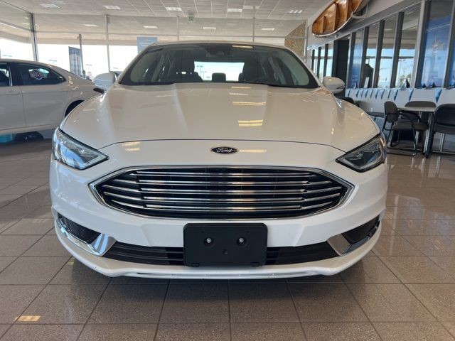 Ford Fusion Hybrid Vehicle Full-screen Gallery Image 15