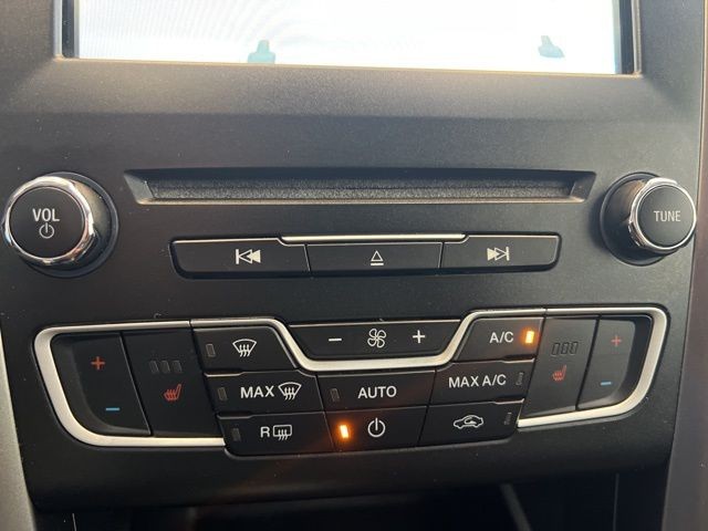 Ford Fusion Hybrid Vehicle Full-screen Gallery Image 27