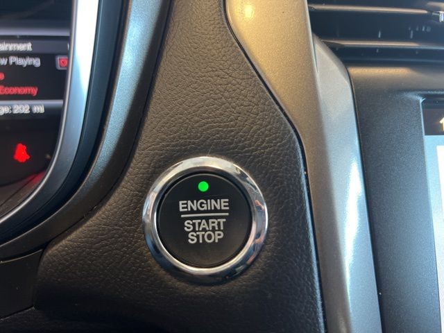 Ford Fusion Hybrid Vehicle Full-screen Gallery Image 26