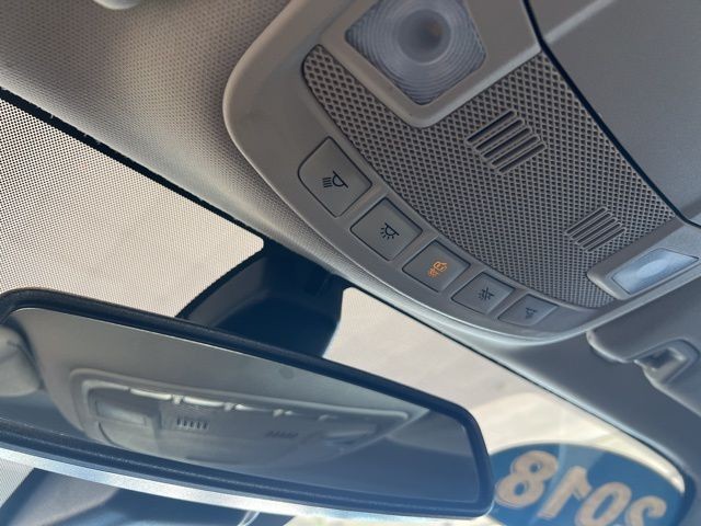 Ford Fusion Hybrid Vehicle Full-screen Gallery Image 27