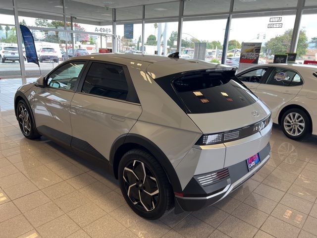 Hyundai IONIQ 5 Vehicle Full-screen Gallery Image 11