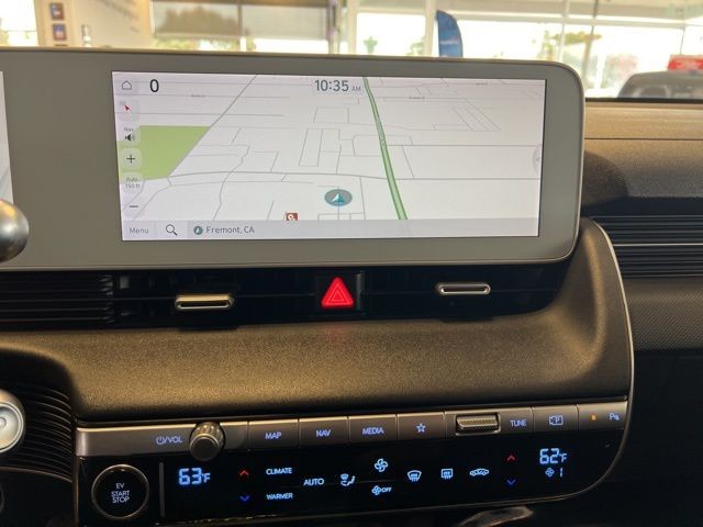 Hyundai IONIQ 5 Vehicle Full-screen Gallery Image 25