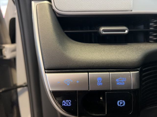 Hyundai IONIQ 5 Vehicle Full-screen Gallery Image 28