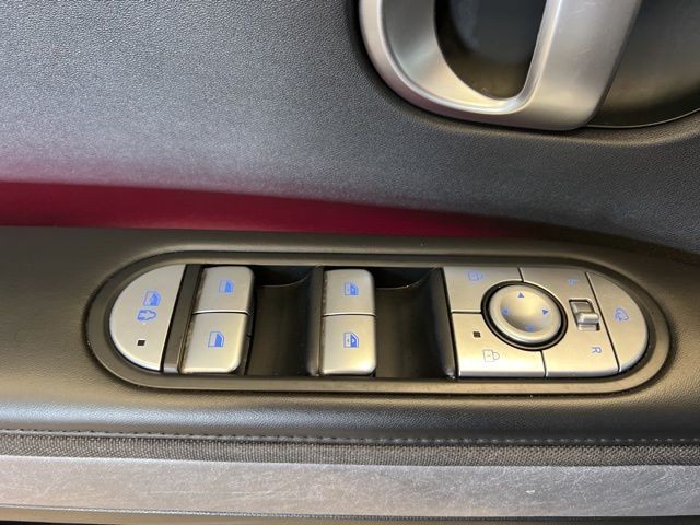 Hyundai IONIQ 5 Vehicle Full-screen Gallery Image 29
