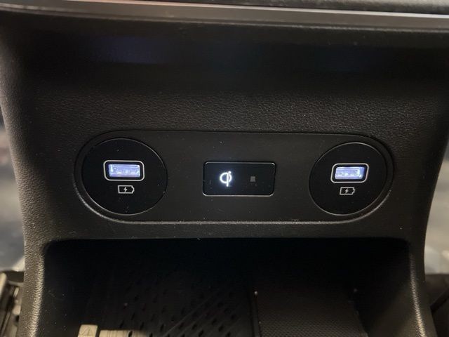 Hyundai IONIQ 5 Vehicle Full-screen Gallery Image 30