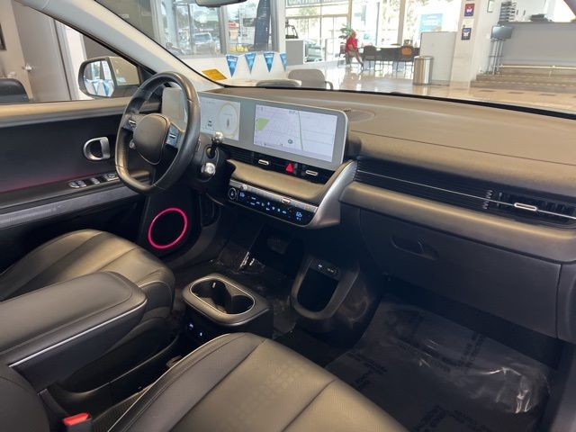 Hyundai IONIQ 5 Vehicle Full-screen Gallery Image 39