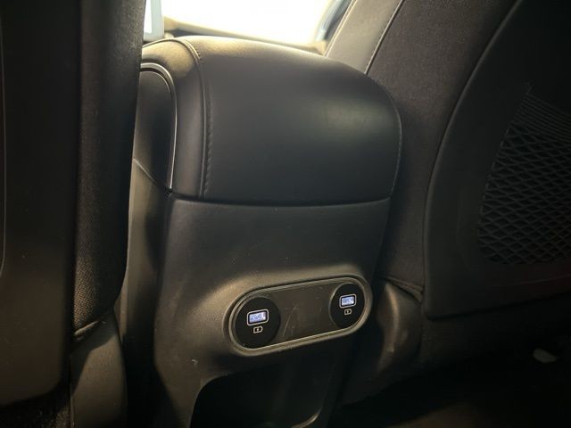 Hyundai IONIQ 5 Vehicle Full-screen Gallery Image 40