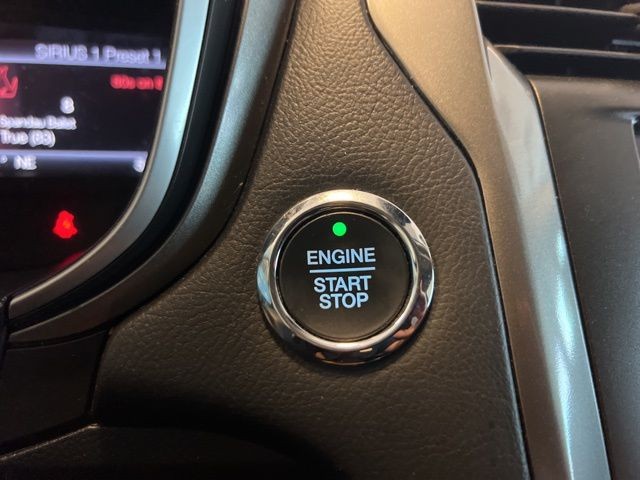 Ford Fusion Vehicle Full-screen Gallery Image 28