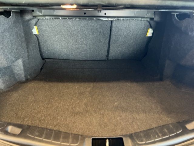 Ford Fusion Vehicle Full-screen Gallery Image 36