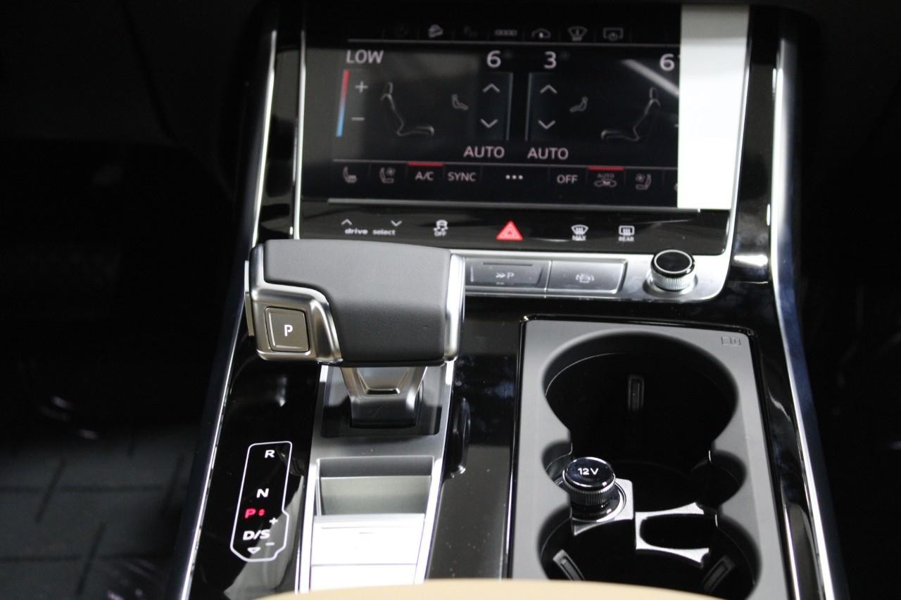 Audi Q7 Vehicle Full-screen Gallery Image 17