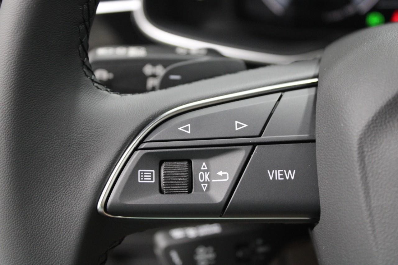 Audi Q7 Vehicle Full-screen Gallery Image 20