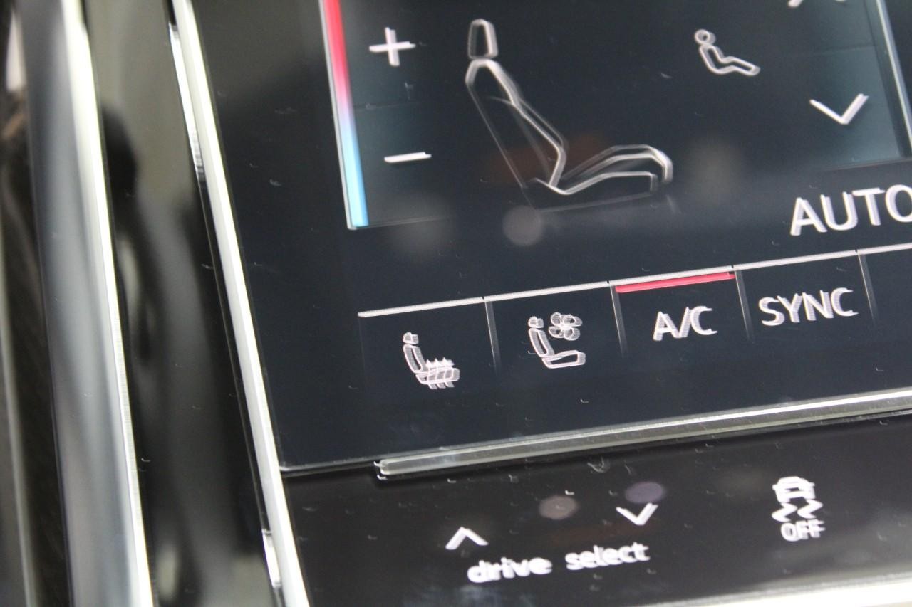 Audi Q7 Vehicle Full-screen Gallery Image 26