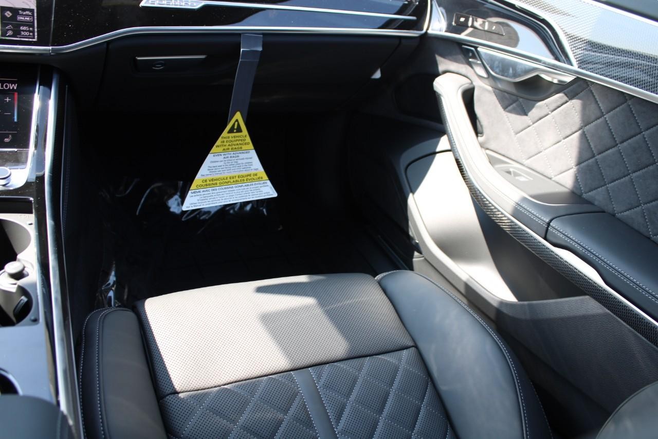 Audi S8 Vehicle Full-screen Gallery Image 18