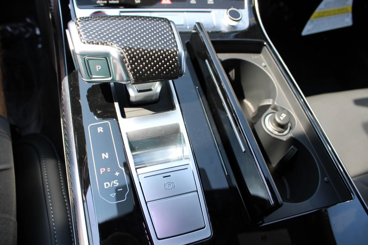 Audi S8 Vehicle Full-screen Gallery Image 25