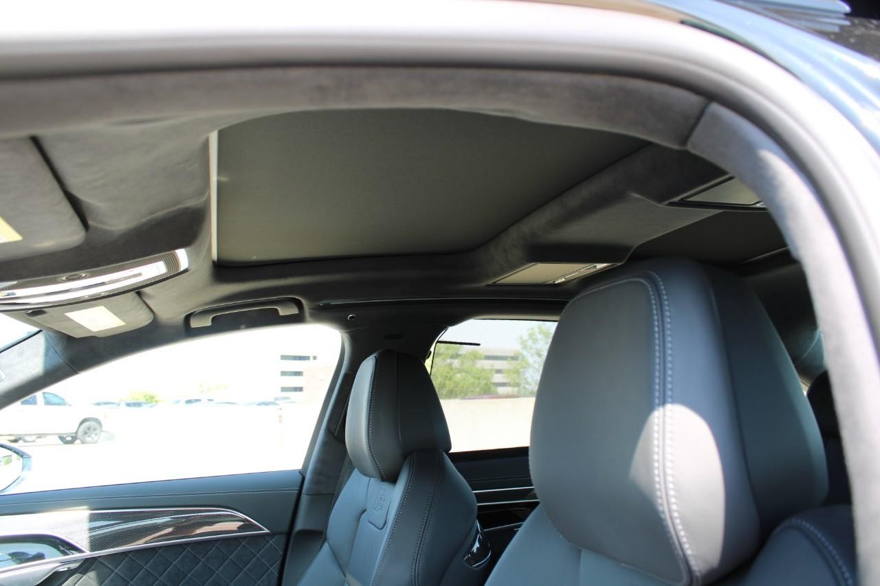 Audi S8 Vehicle Full-screen Gallery Image 30