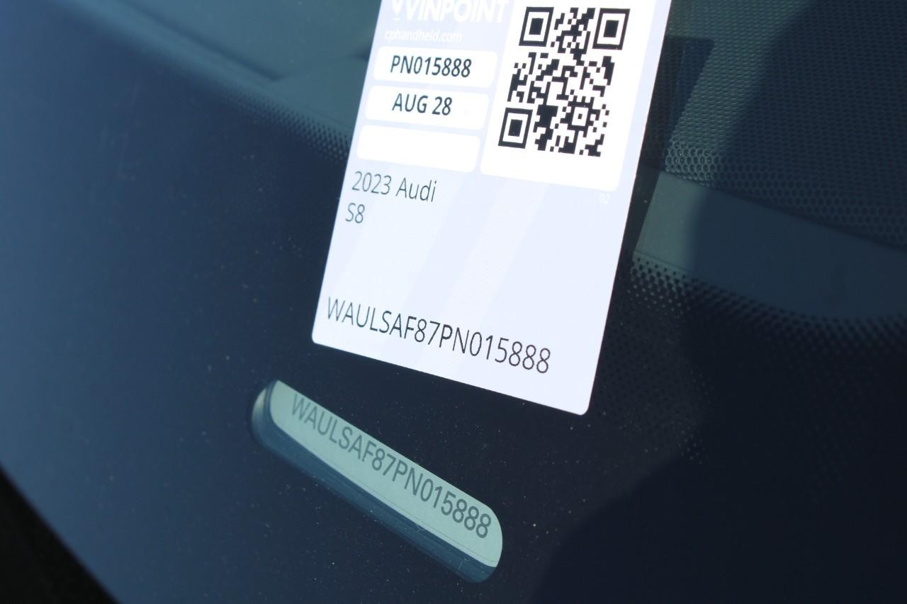 Audi S8 Vehicle Full-screen Gallery Image 32