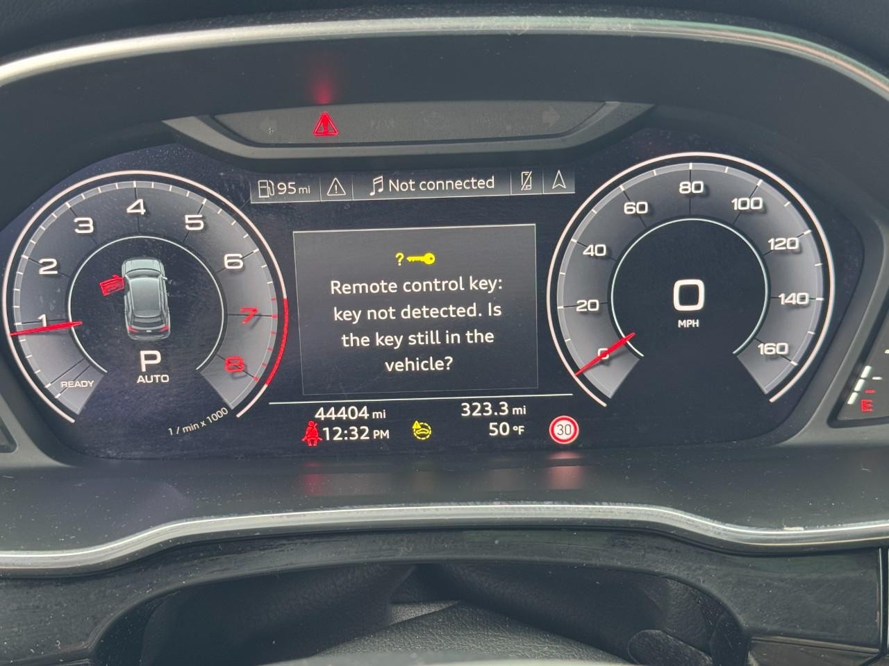 Audi Q3 Vehicle Full-screen Gallery Image 24