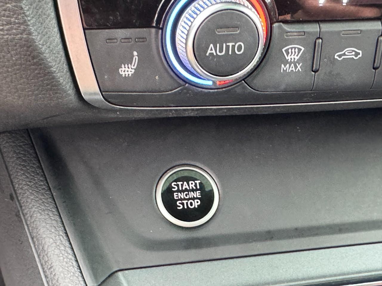 Audi Q3 Vehicle Full-screen Gallery Image 28