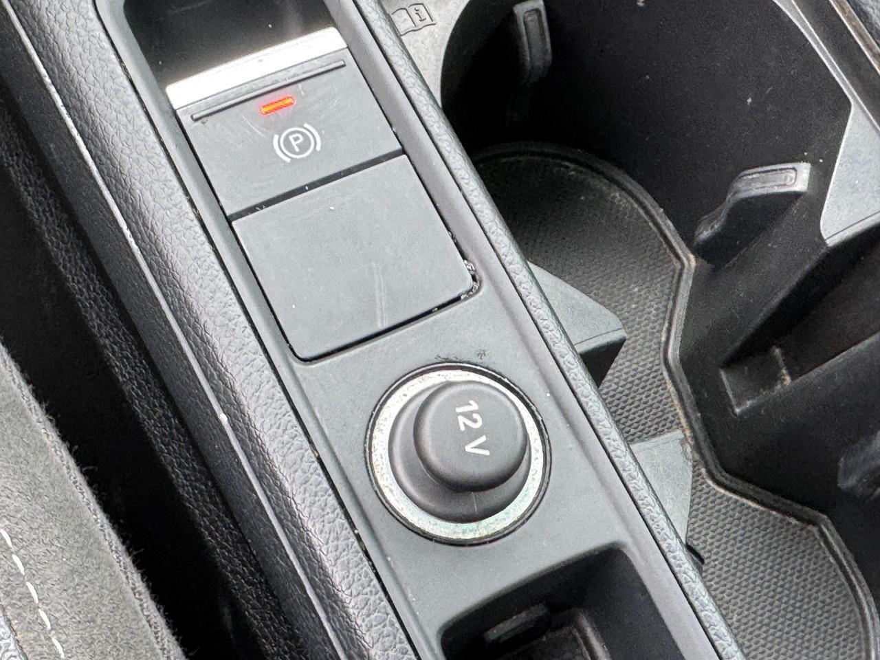 Audi Q3 Vehicle Full-screen Gallery Image 29