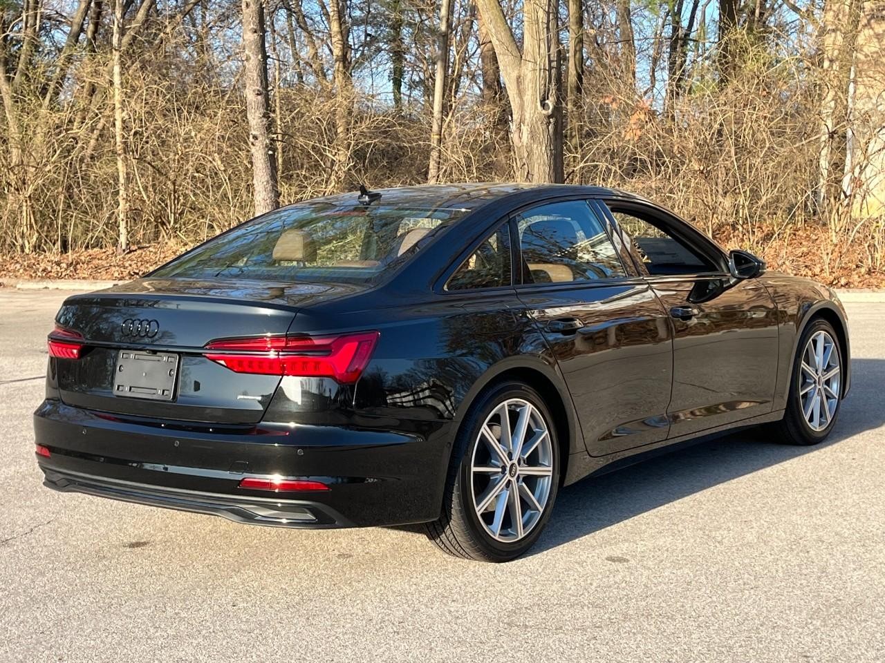 Audi A6 Sedan Vehicle Full-screen Gallery Image 4