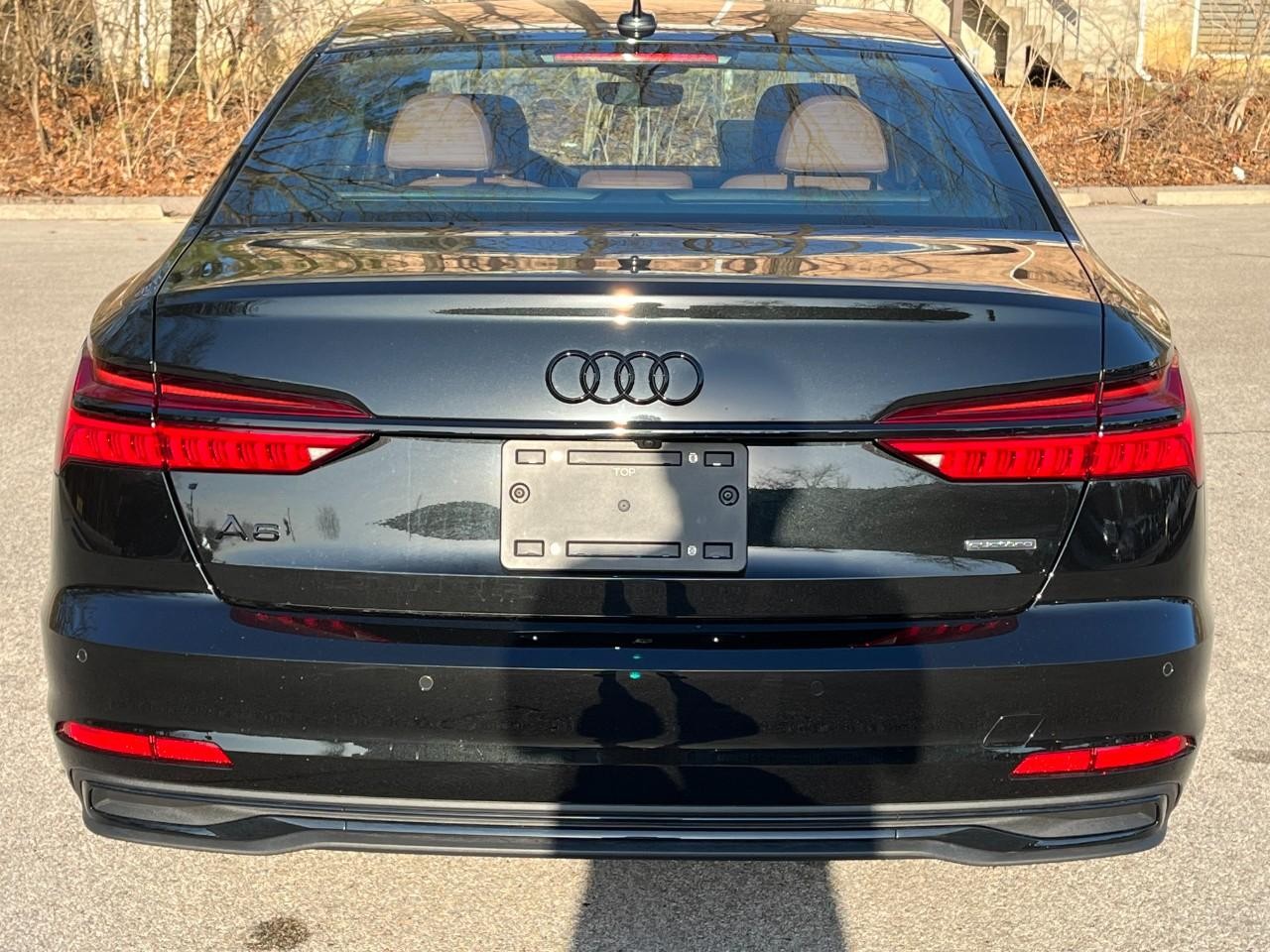 Audi A6 Sedan Vehicle Full-screen Gallery Image 10