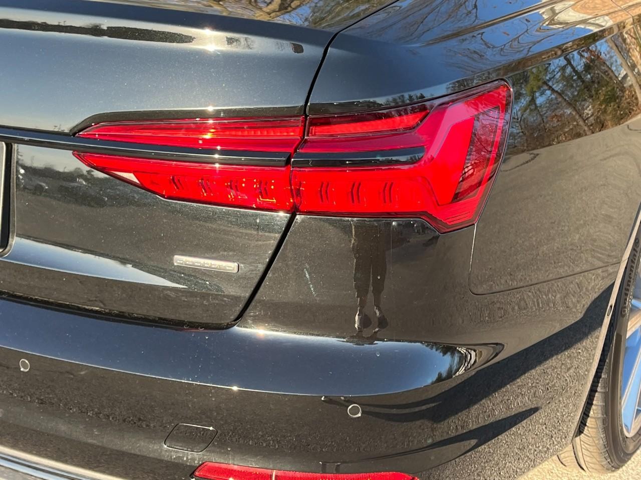 Audi A6 Sedan Vehicle Full-screen Gallery Image 12