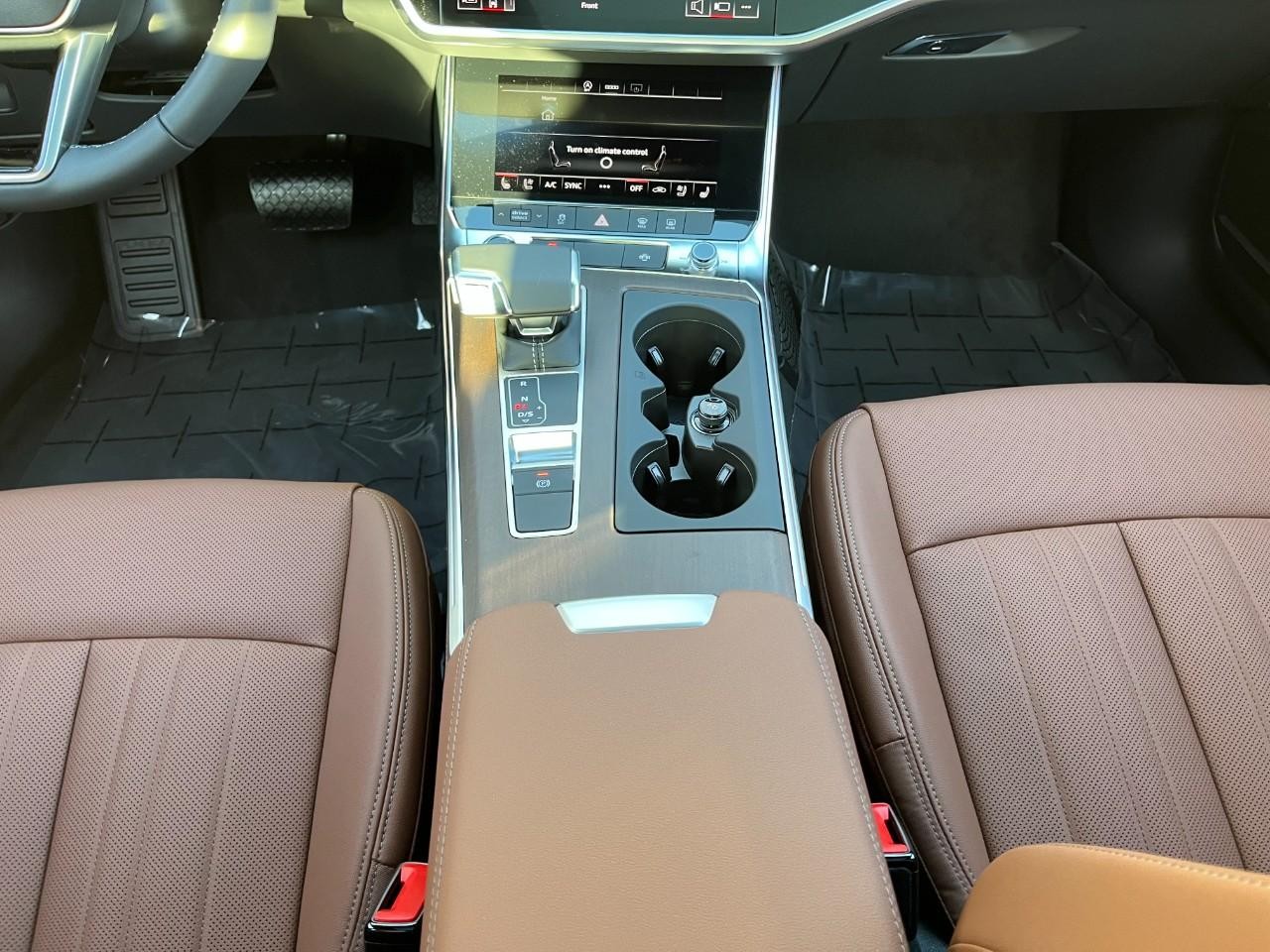 Audi A6 Sedan Vehicle Full-screen Gallery Image 17