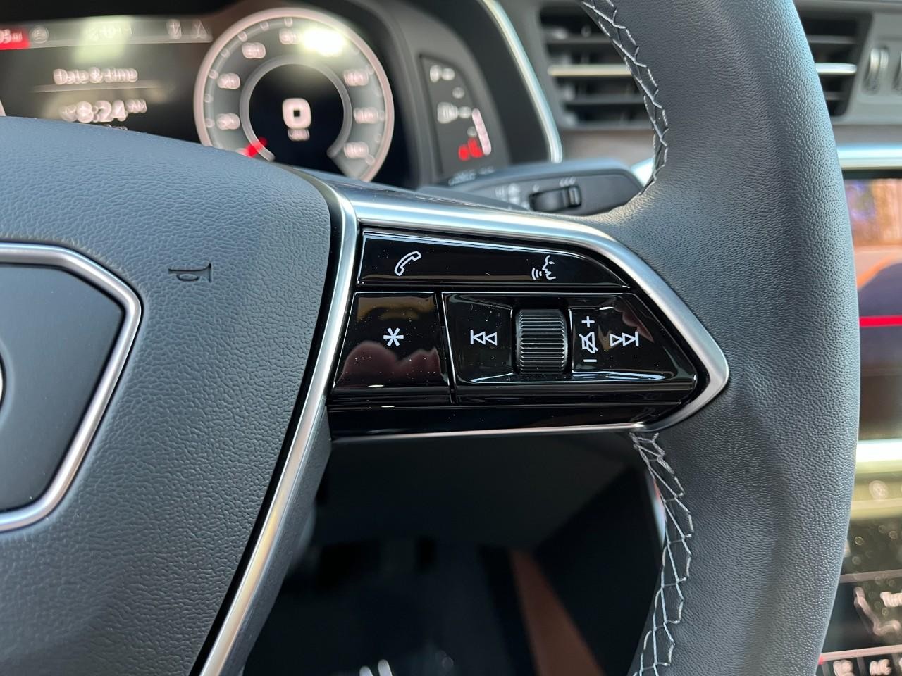 Audi A6 Sedan Vehicle Full-screen Gallery Image 23