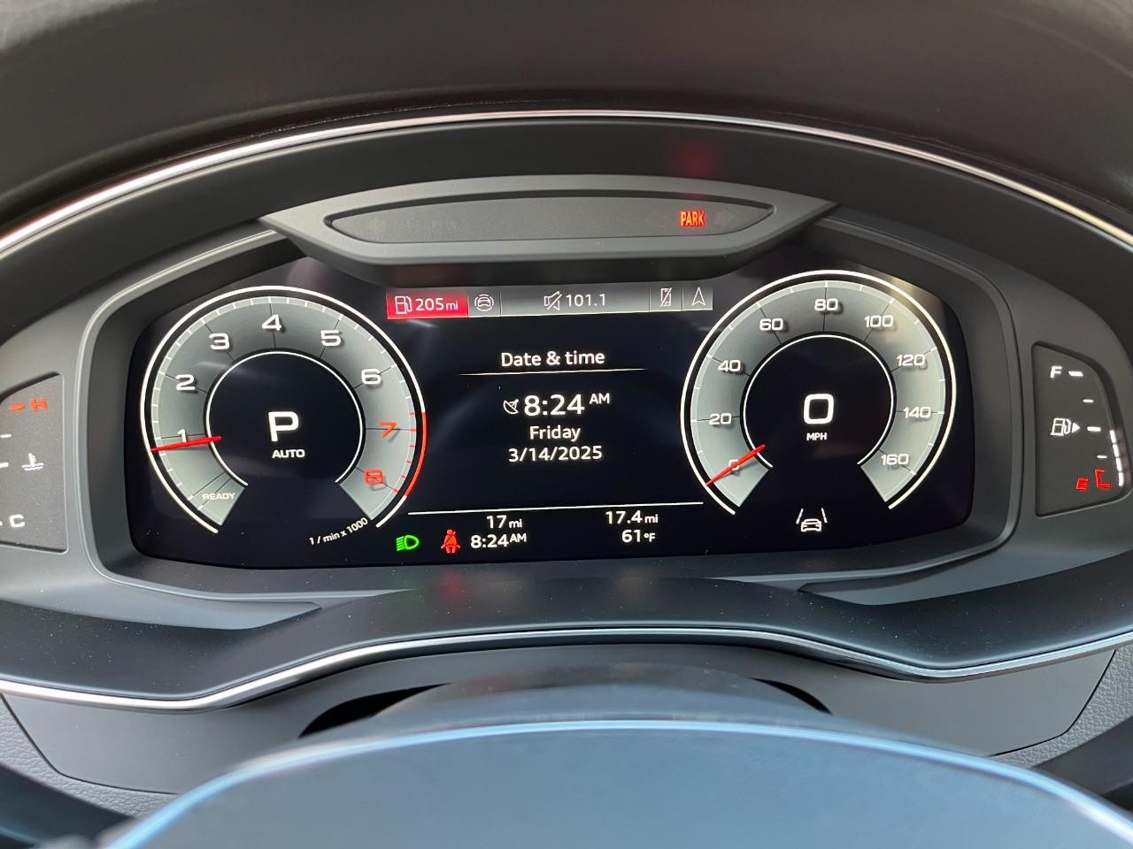 Audi A6 Sedan Vehicle Full-screen Gallery Image 24