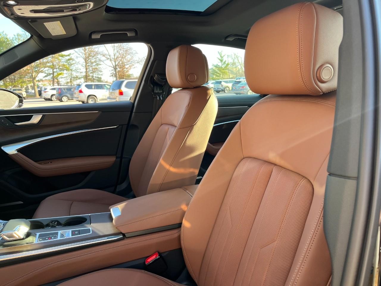 Audi A6 Sedan Vehicle Full-screen Gallery Image 36