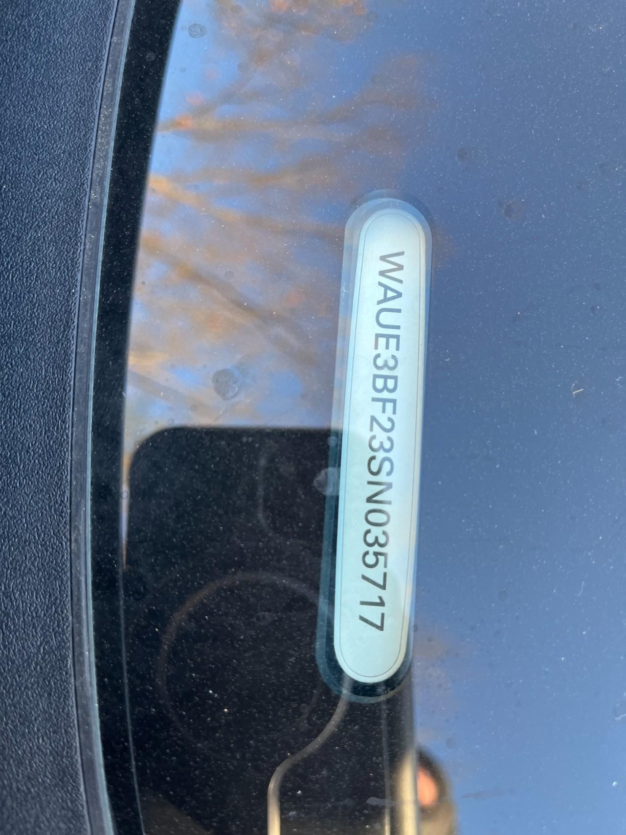 Audi A6 Sedan Vehicle Full-screen Gallery Image 38