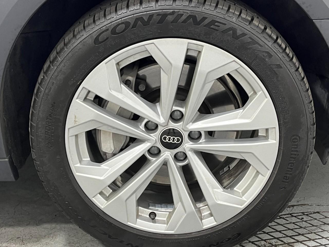 Audi A4 allroad Vehicle Full-screen Gallery Image 5